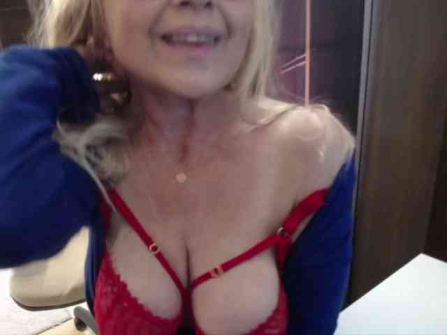 Model: BlondeSofia
