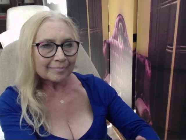 Model: BlondeSofia