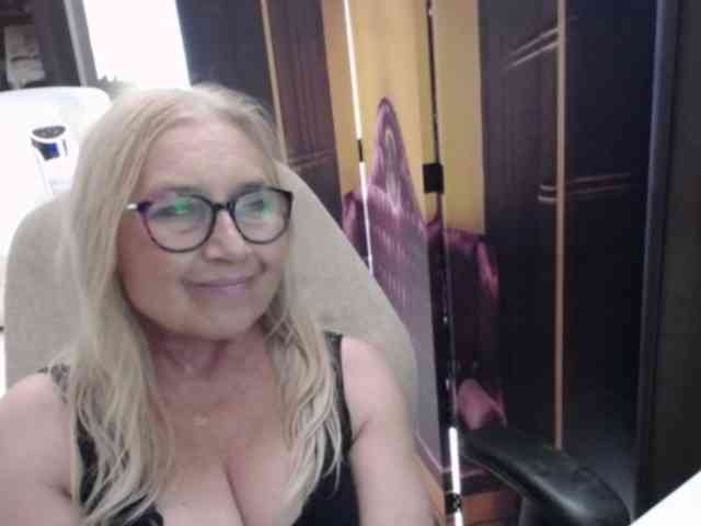 Model: BlondeSofia