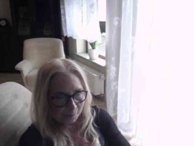 BlondeSofia webcam