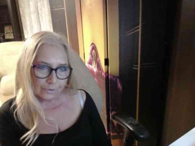 Model: BlondeSofia