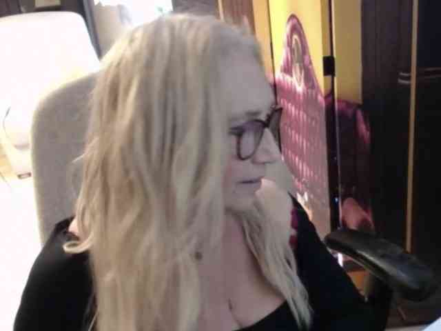 BlondeSofia webcam