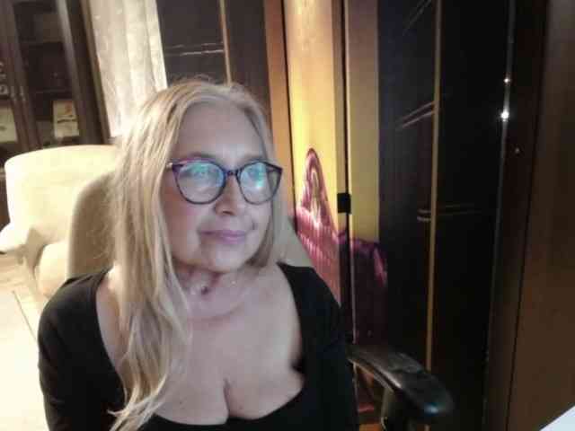 Model: BlondeSofia