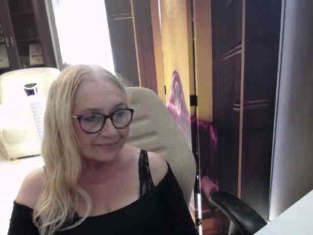 Model: BlondeSofia