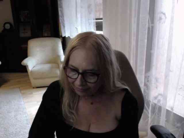 Model: BlondeSofia