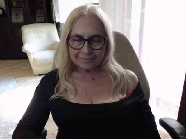 Model: BlondeSofia