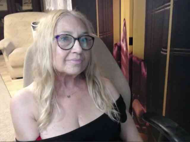 Model: BlondeSofia