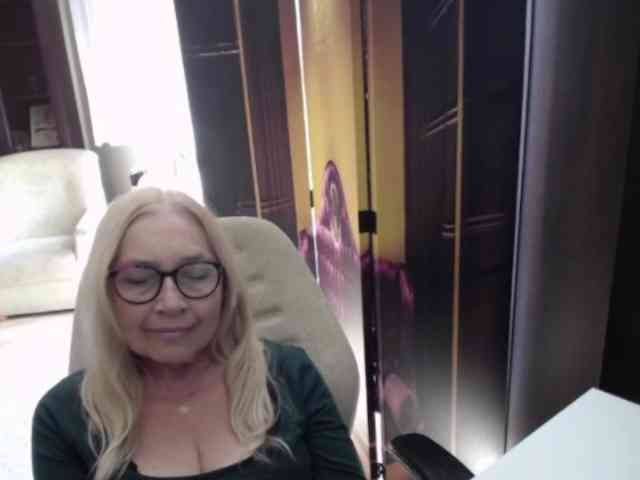 BlondeSofia webcam