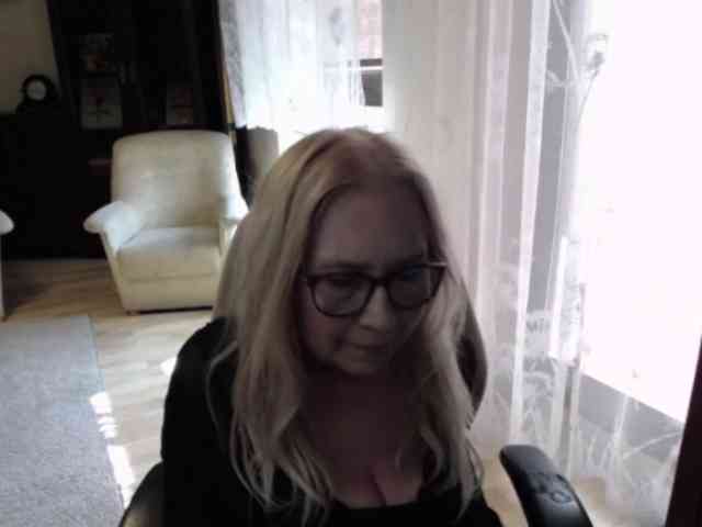 BlondeSofia webcam