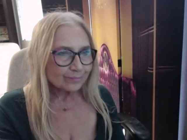 Model: BlondeSofia