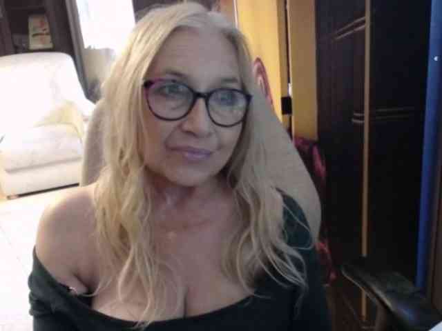 Model: BlondeSofia