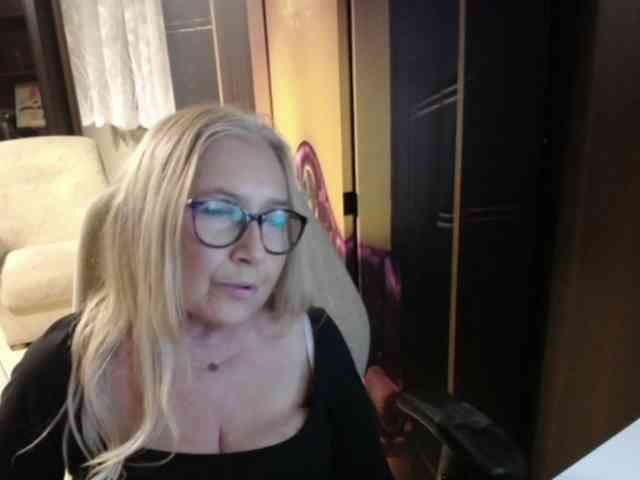 Model: BlondeSofia