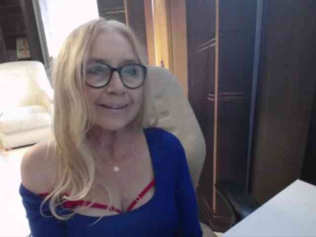 Model: BlondeSofia