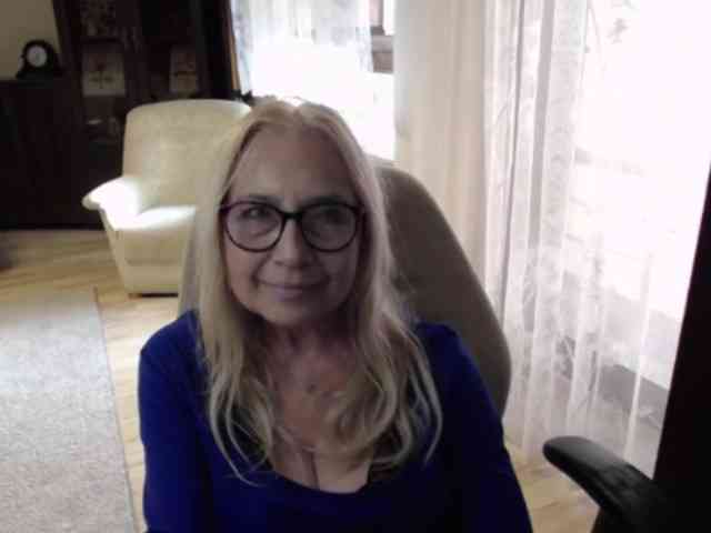 BlondeSofia webcam