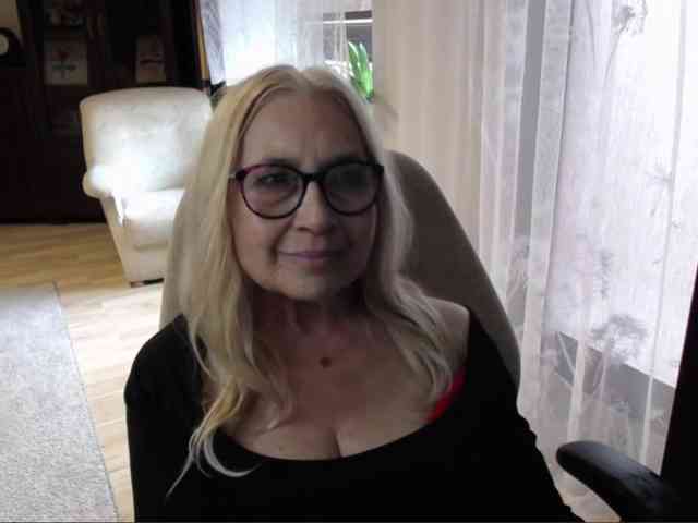 Model: BlondeSofia