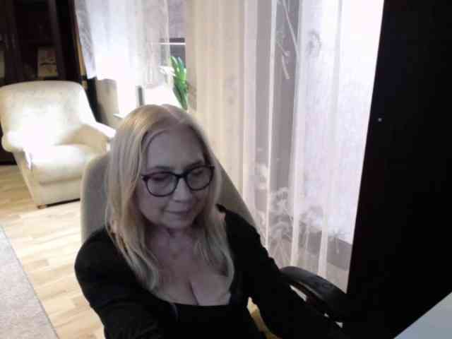 Model: BlondeSofia