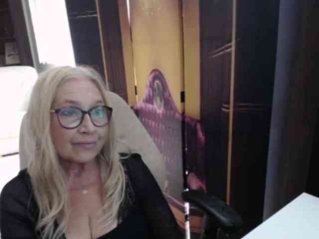 Model: BlondeSofia
