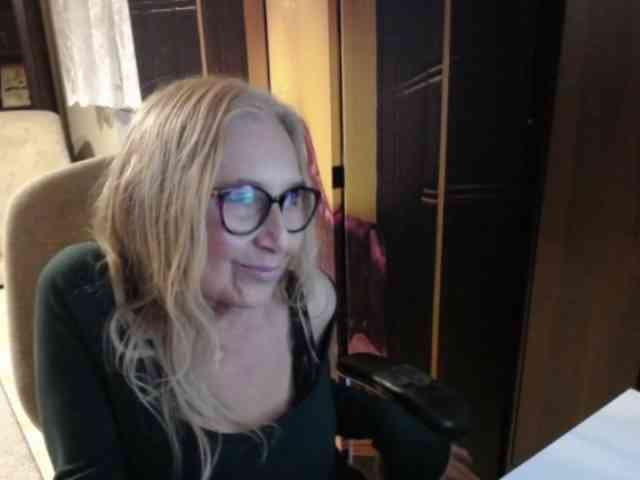 Model: BlondeSofia