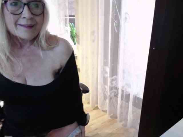 Model: BlondeSofia
