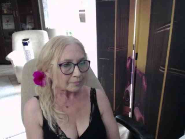 Model: BlondeSofia
