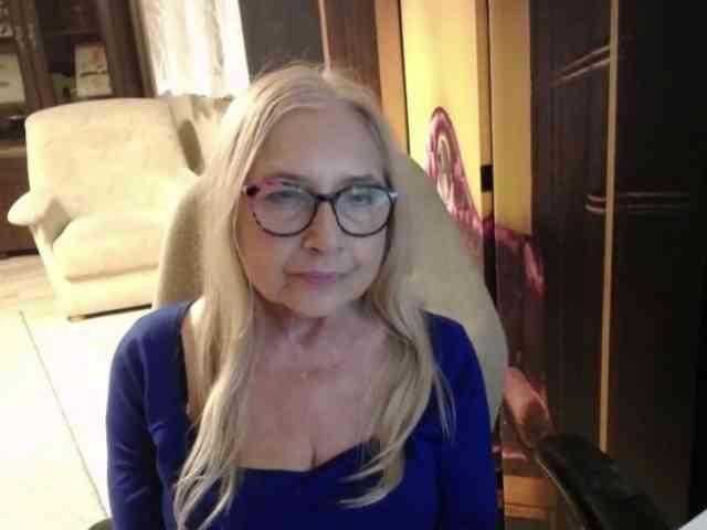 Model: BlondeSofia