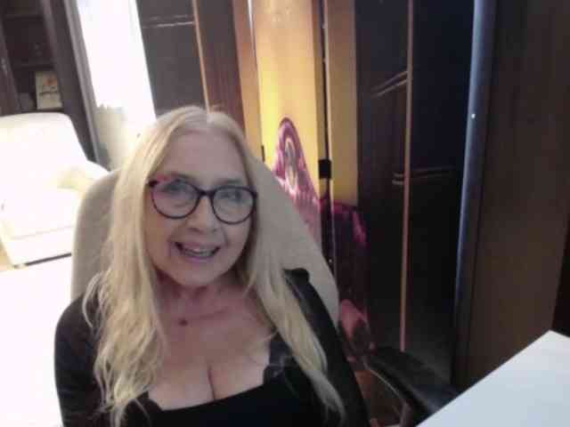 Model: BlondeSofia