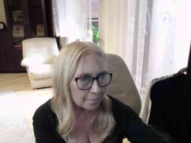 BlondeSofia webcam
