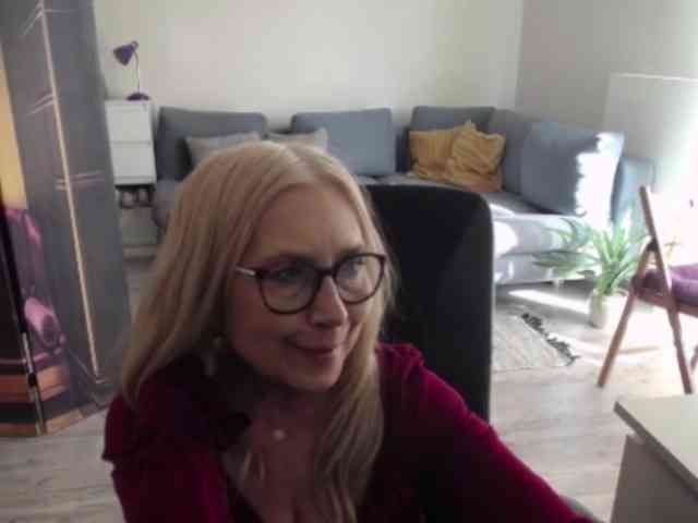 BlondeSofia webcam