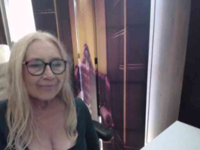 Model: BlondeSofia