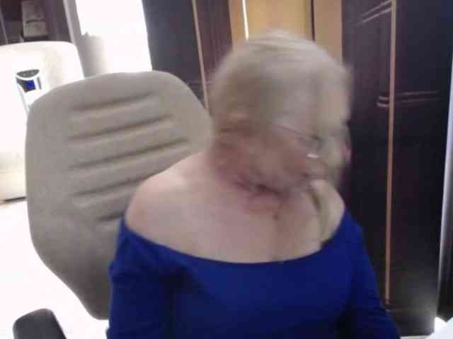 BlondeSofia webcam