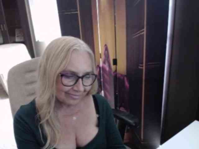 Model: BlondeSofia