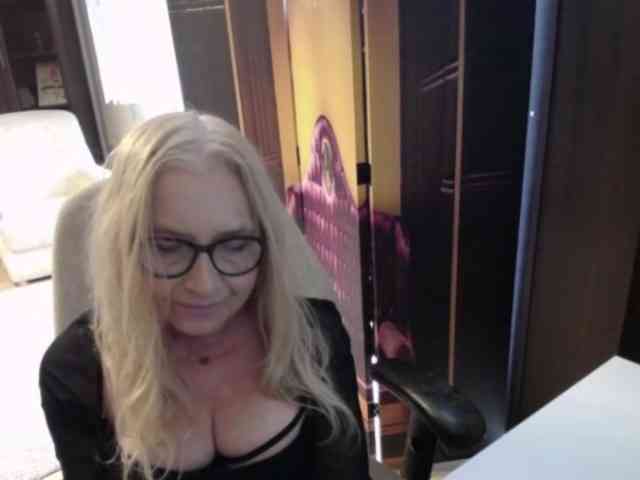 Model: BlondeSofia