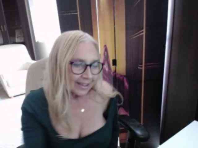 Model: BlondeSofia
