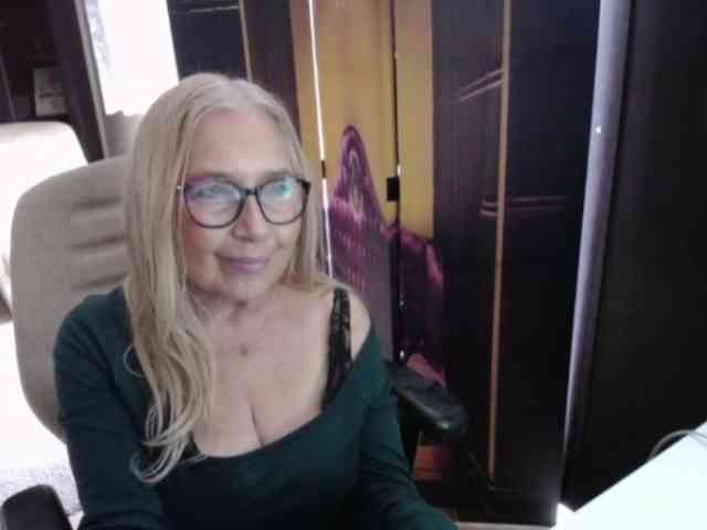 Model: BlondeSofia