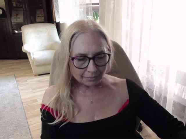 Model: BlondeSofia