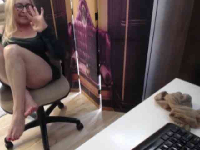 BlondeSofia webcam