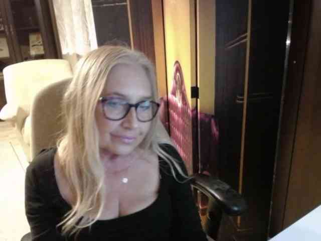 Model: BlondeSofia