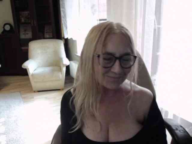 Model: BlondeSofia