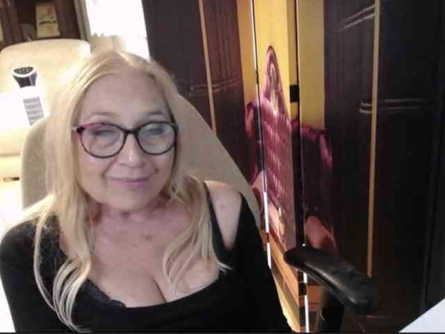Model: BlondeSofia