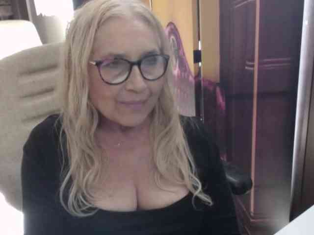 Model: BlondeSofia