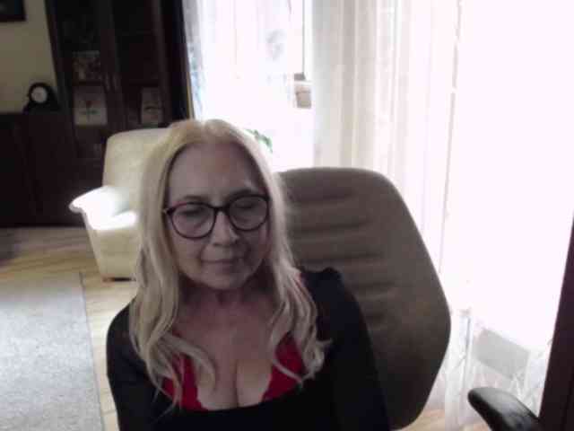 BlondeSofia webcam