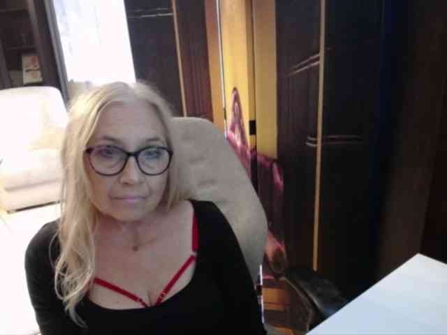 Model: BlondeSofia