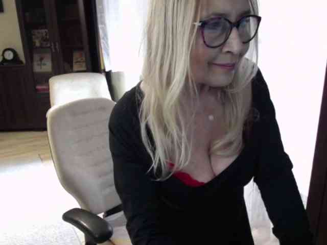Model: BlondeSofia