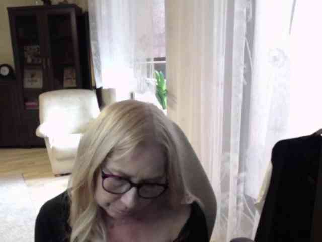 BlondeSofia webcam