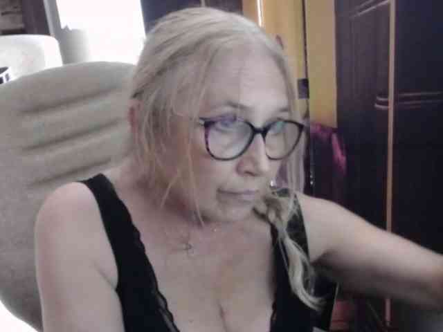 Model: BlondeSofia
