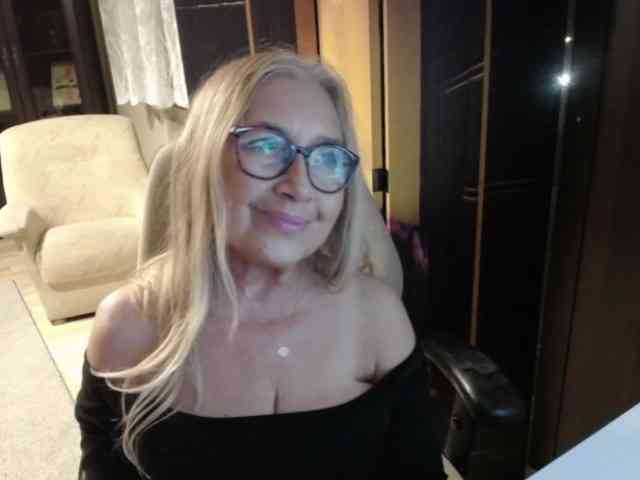 Model: BlondeSofia