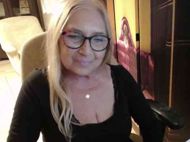Model: BlondeSofia