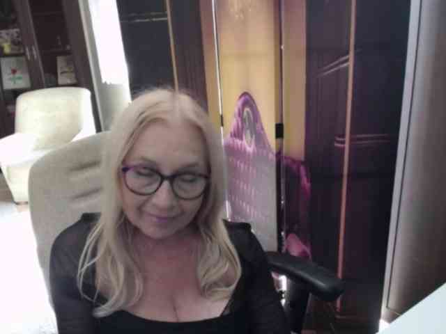 BlondeSofia webcam