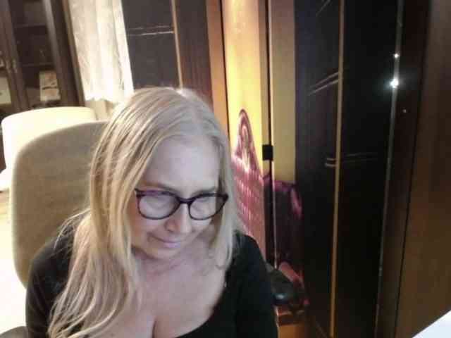 Model: BlondeSofia