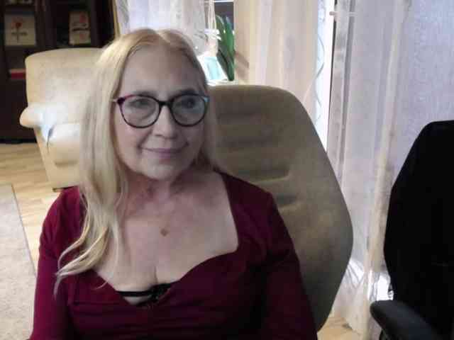Model: BlondeSofia